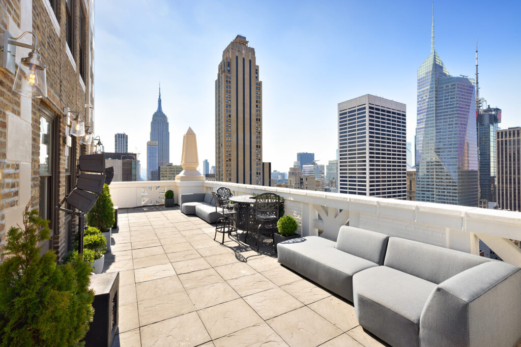 1740610414-ddp_0451-web